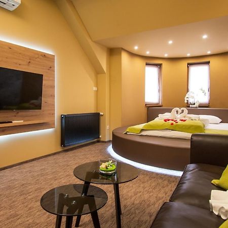 Veres Motel Veresegyház Εξωτερικό φωτογραφία