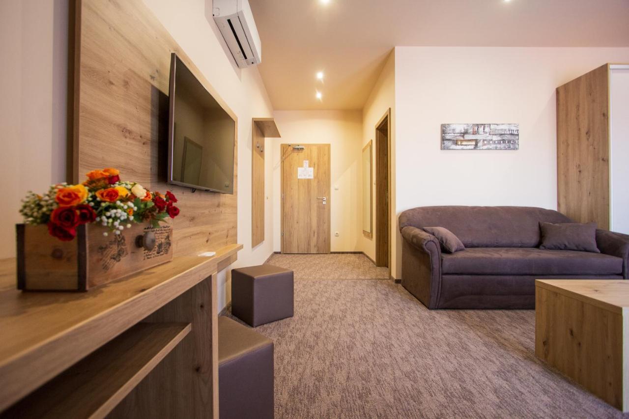 Veres Motel Veresegyház Εξωτερικό φωτογραφία